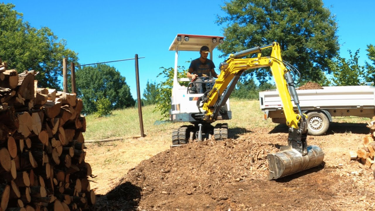 Accumulo e Carico di Terriccio con Miniescavatore Yanmar b 17