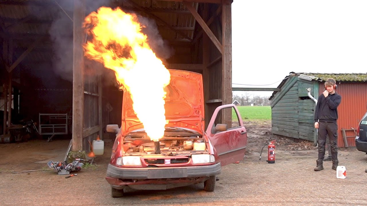 vlammenwerper auto