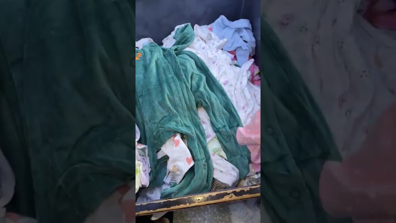 جديد الملابس عند بزار كل الناس المحل قريب من المركز التجاري ماليزيا سطيف 