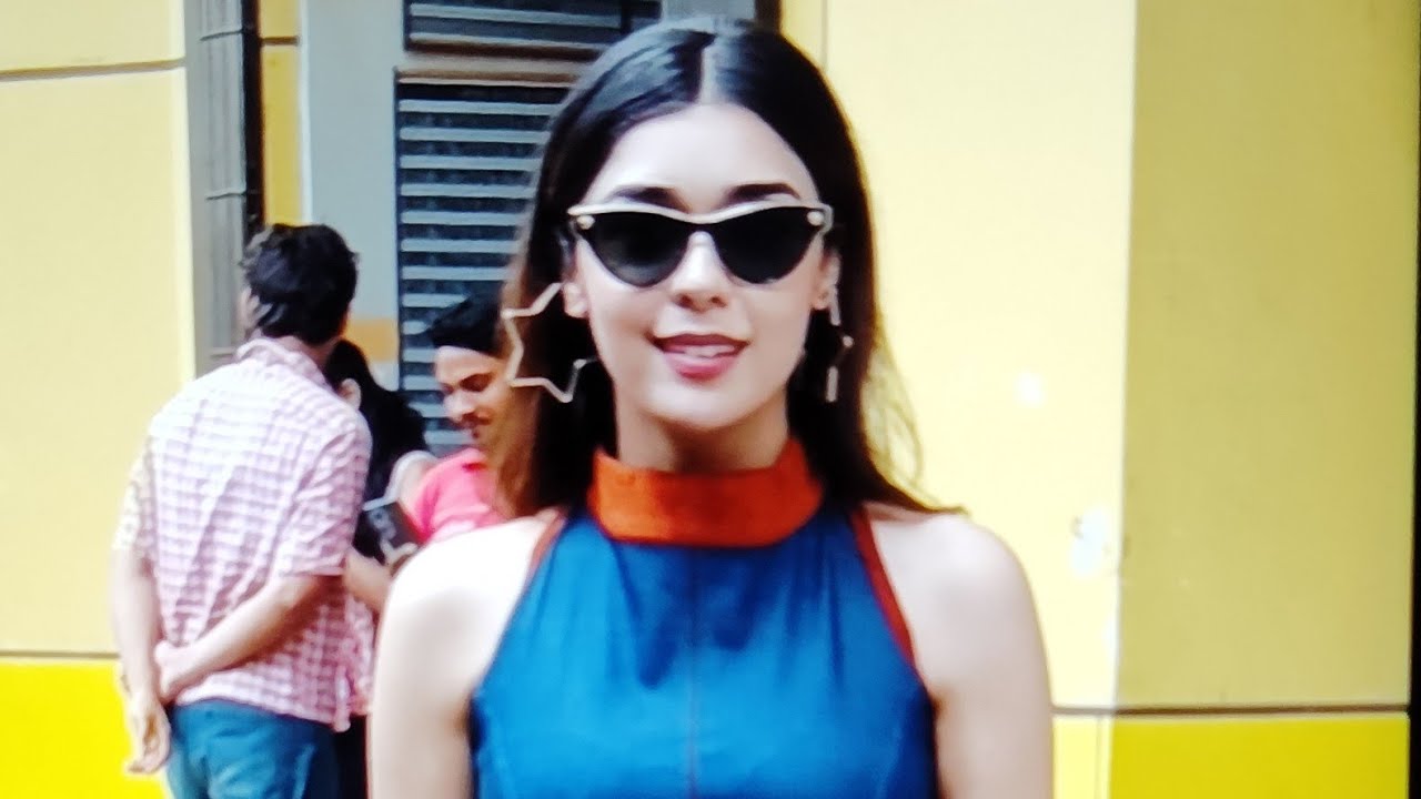 Live : Mishra ji ki Bestie 'E' wali Eisha Singh for Promotions in City | AviSha | @BOLLYWOODBANDOOK 