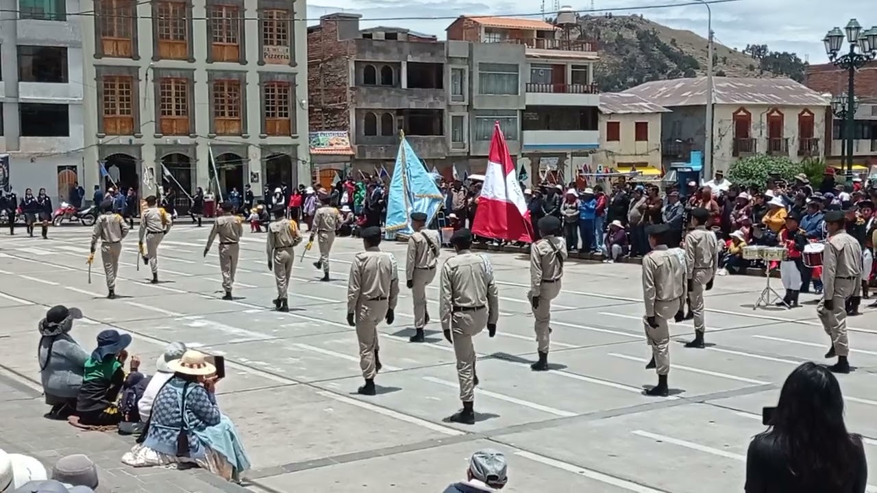 La IES GLORIOSO SAN CARLOS DE PUNO. Presente en el 63° aniversario de la IES MARÍA ASUNCIÓN GALINDO
