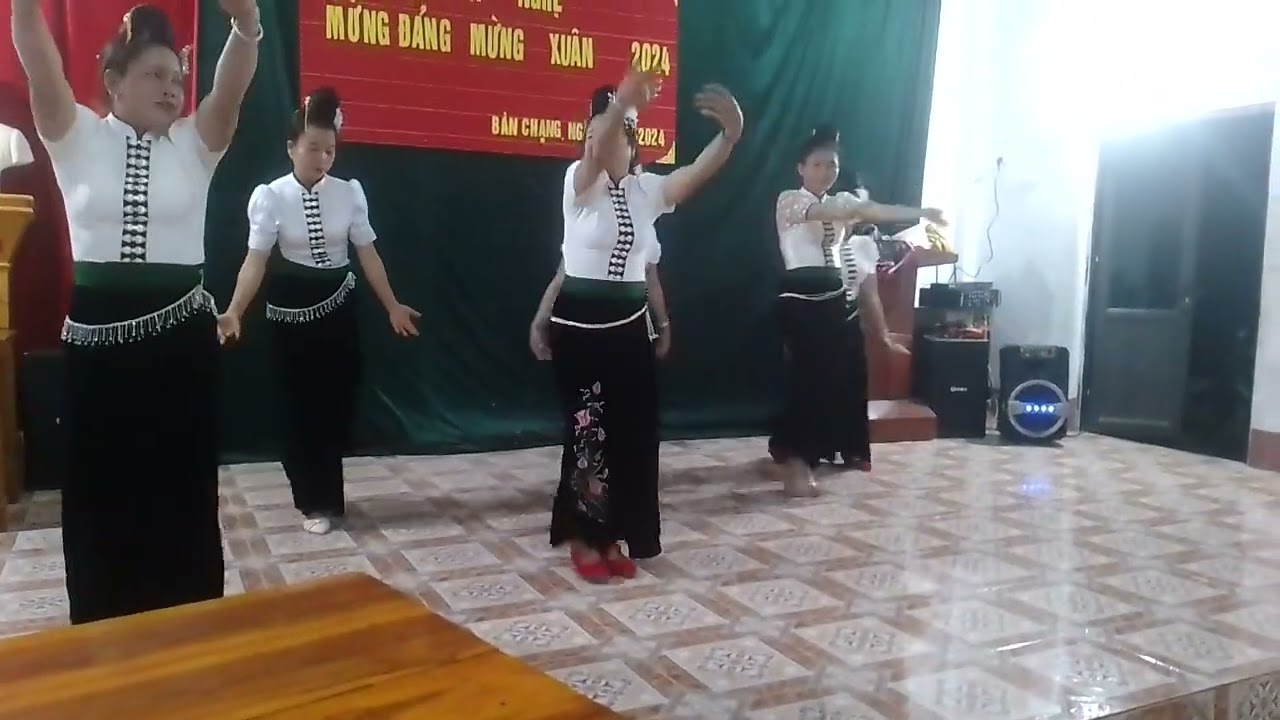 Văn nghệ bản chạng mường khoa cũ 