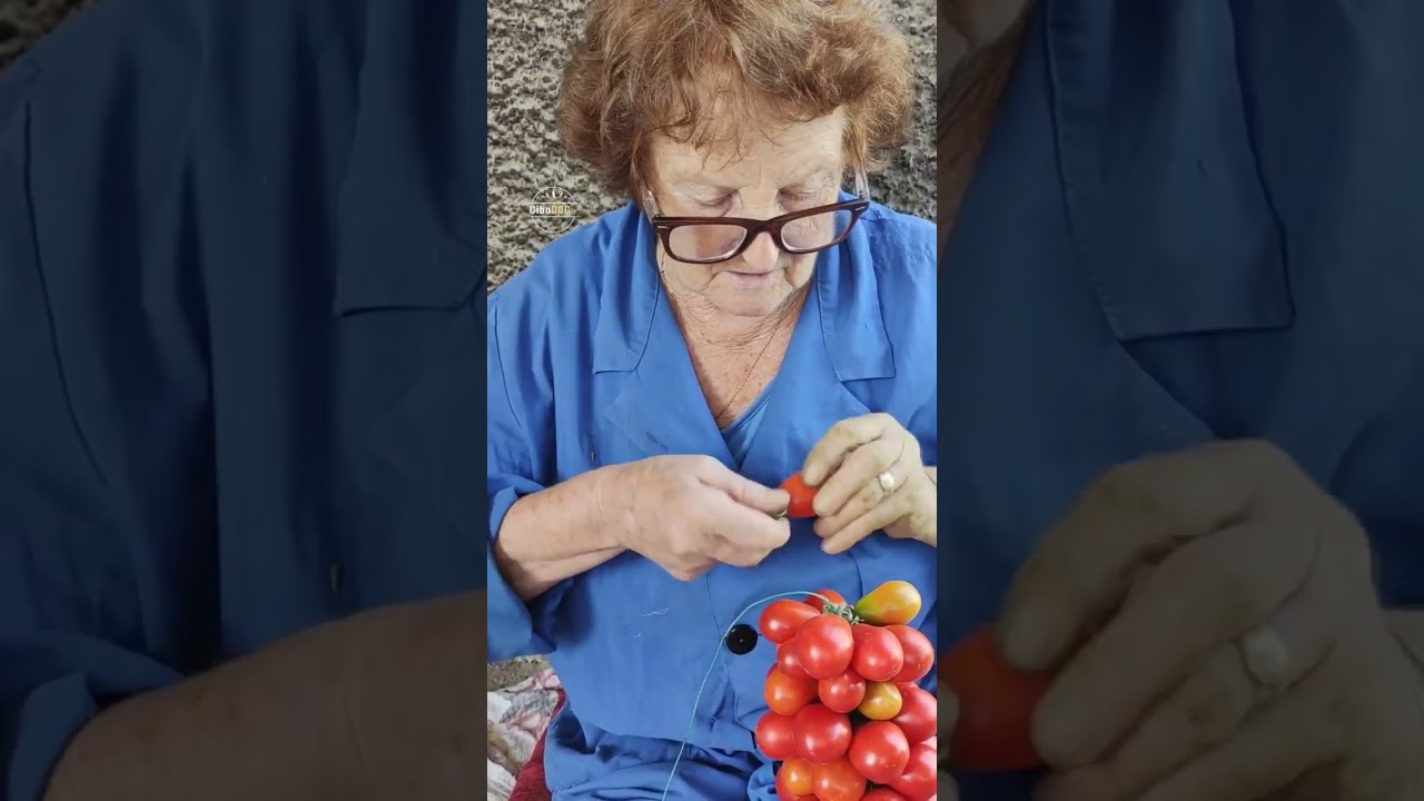 Nonna Carmela , questi sono i miei pomodori a scocca