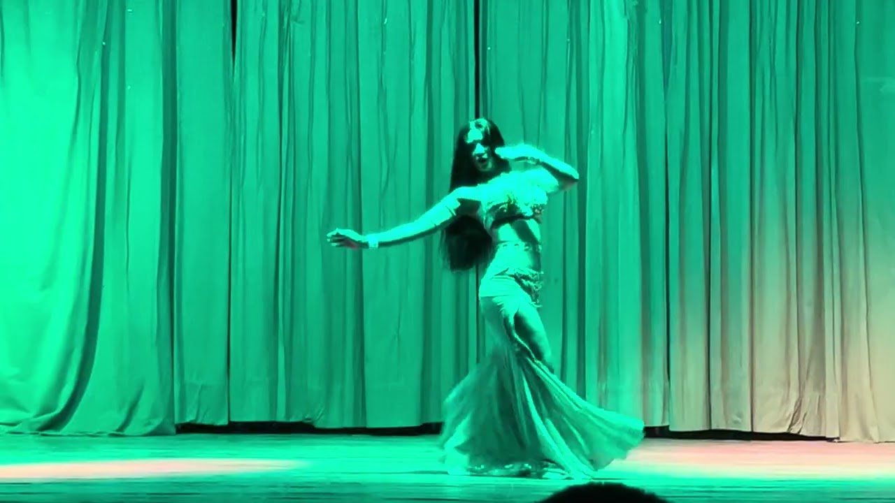 Show Sarai Belledance interpretado Andah Alek