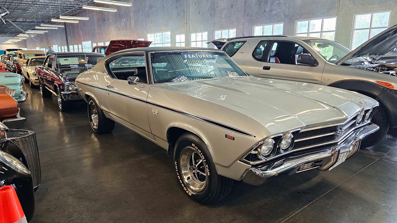 Muscle cars at Street Side Classics