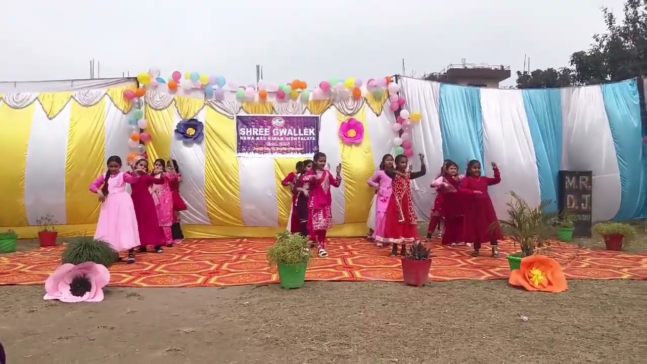 Sani sani song ma my sister  dance with friends ❤️🎒