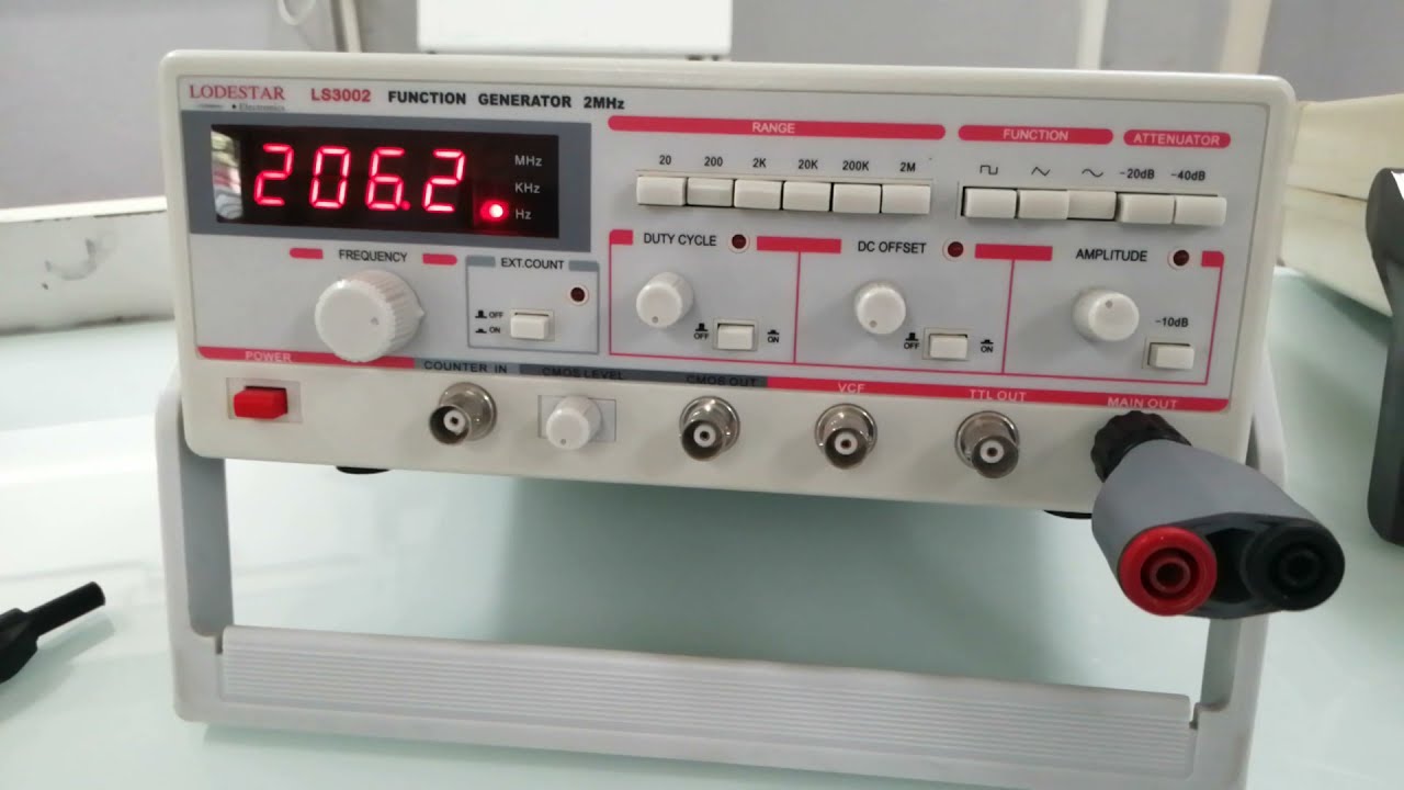 Utilisation d'un Générateur de Basse Fréquence dit aussi un GBF.