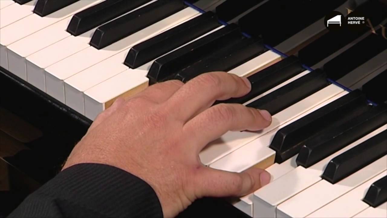 The Girl from Ipanema - Piano Bossa Lesson by Antoine Hervé (en)