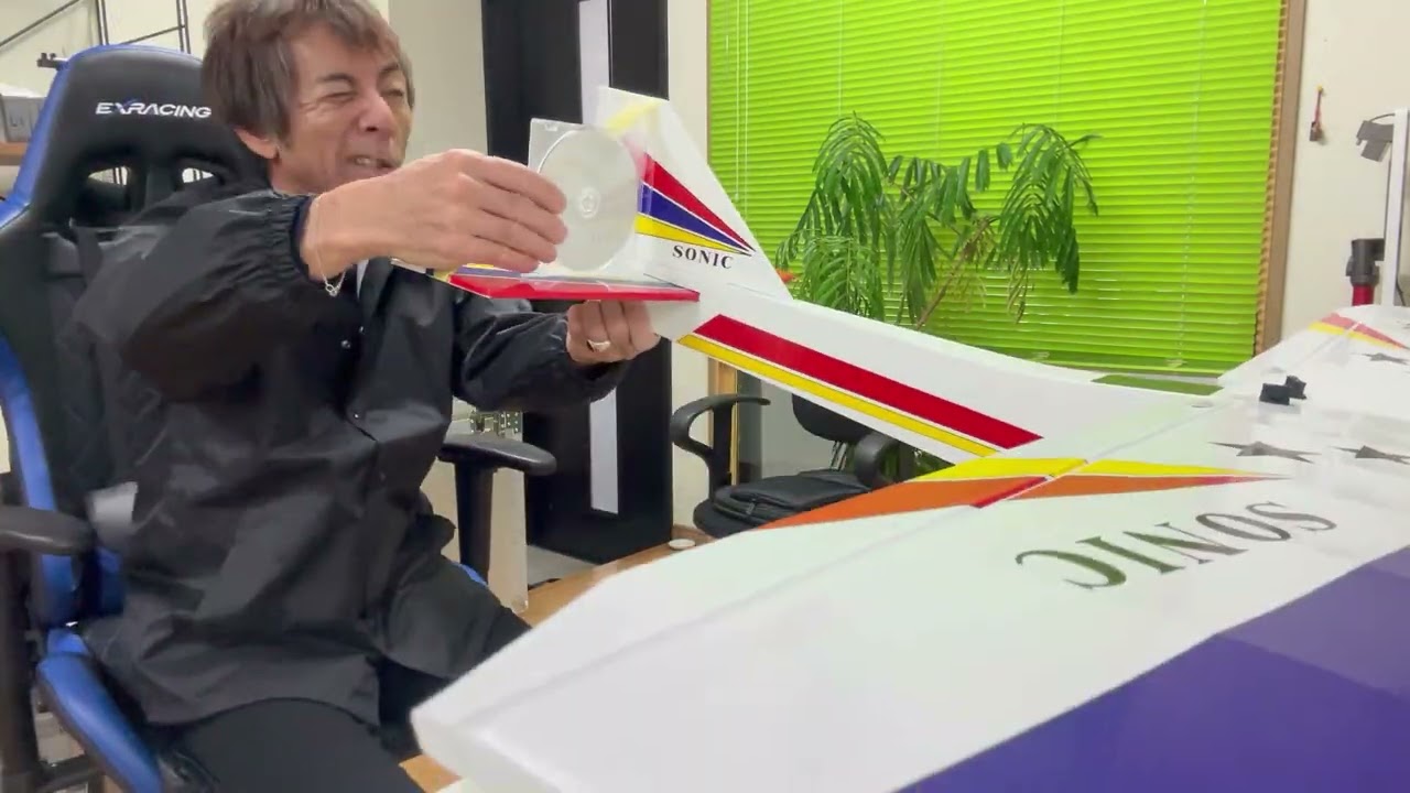 ＃ラジコン飛行機入門　傾きを修正しながら主尾翼を取付けました!