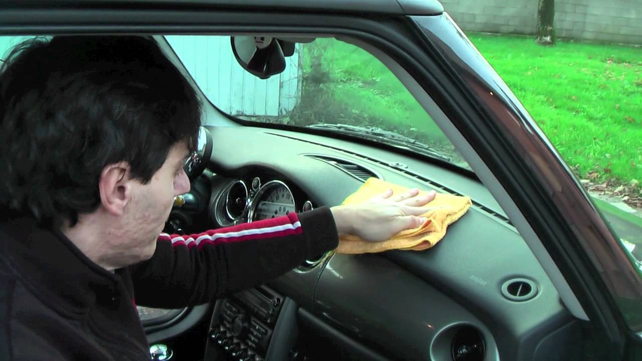 Cleaning Interior MINI Cooper D Park Line
