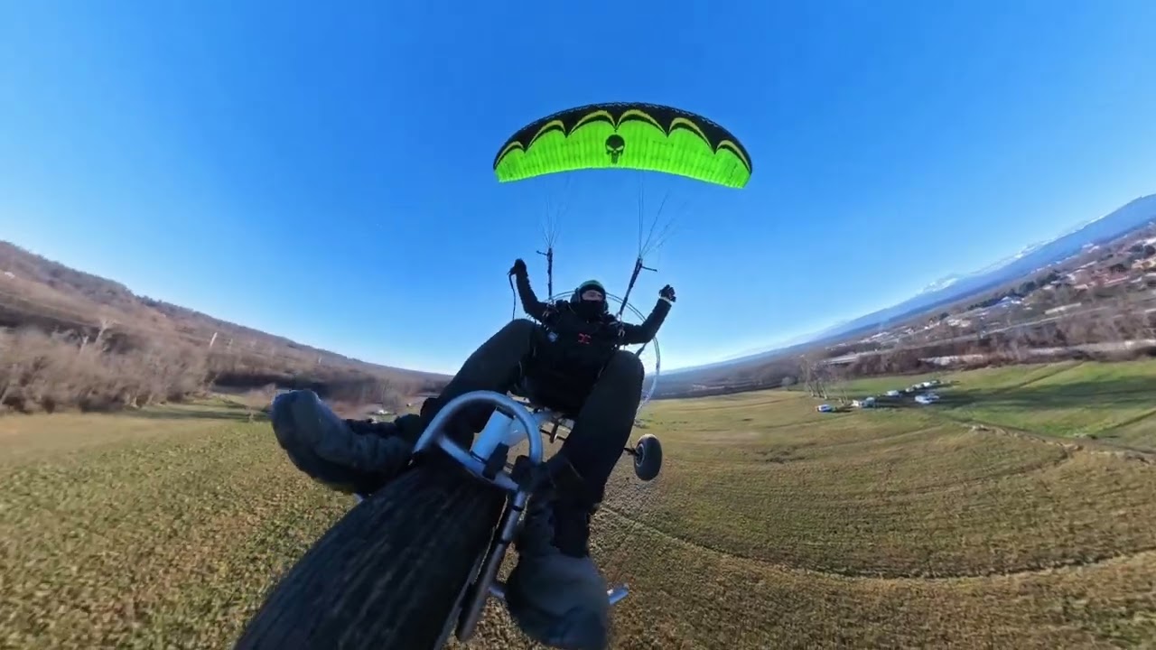 🔥🪂Paramotore .. vela acro Black out Volare con il trike! La possibilità anche di fare manovre 🔥🪂