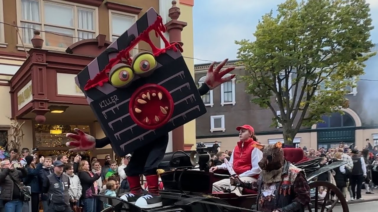 Aufmarsch der Monster - Movie Park Halloween Horror Festival 2023 - Halloween Parade Movie Park 2023