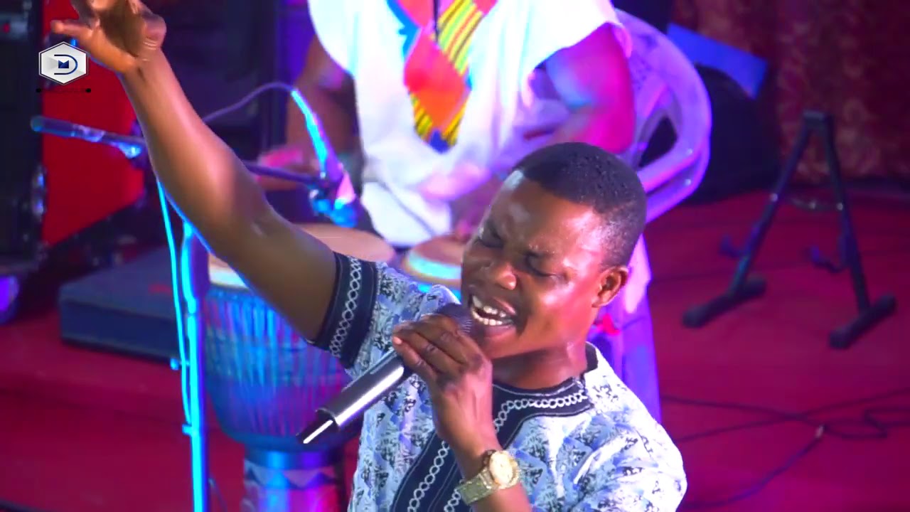 king So || Live Performance || Ensuro