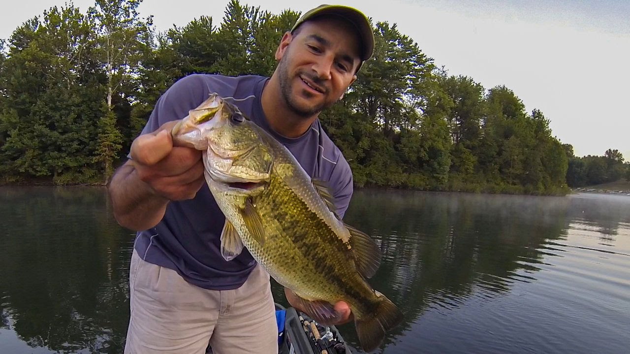 BASS FISHING (SLIDER HEAD w/ a TRICKWORM!)