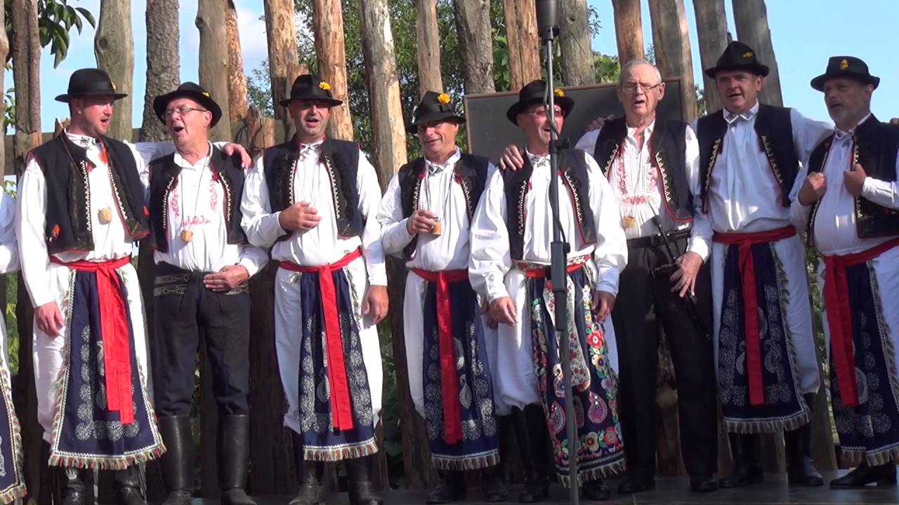 Medové zpívání 2016 mužský sbor z Kudlovic zahájení 10 ročníku