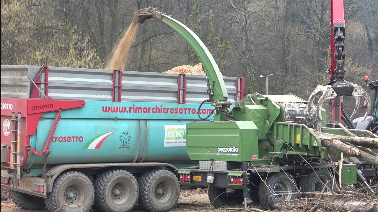 PTH 1200-820 Pezzolato drum wood chipper, VALTRA S374 tractor 400 Hp