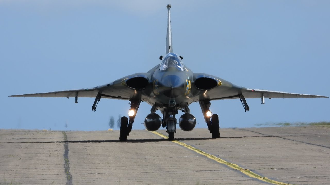 Nikon P1000- Swedish Air Force Saab J-35J Draken SE-DXR Departs Teesside Airport- |01-06-24|