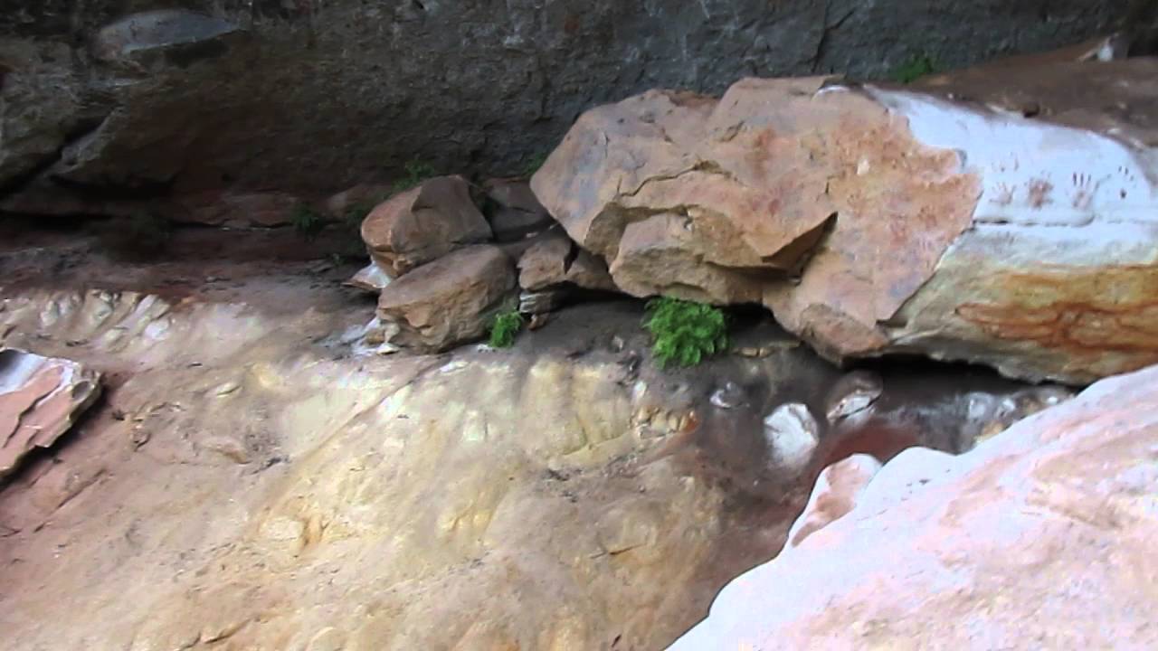 overhanging rock @ Cania George / in the mountains @Cania George