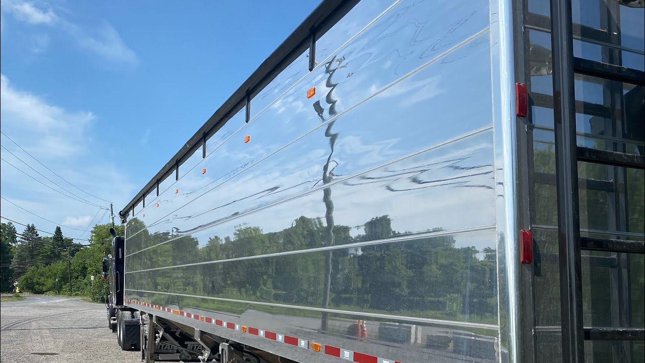 What is this shiny trailer???