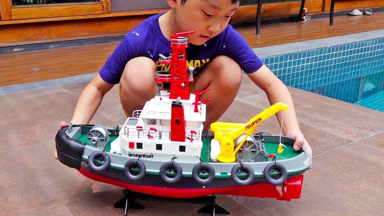распаковка игрушечной лодки для детей водные игры Boat Toy for Kids Water Play