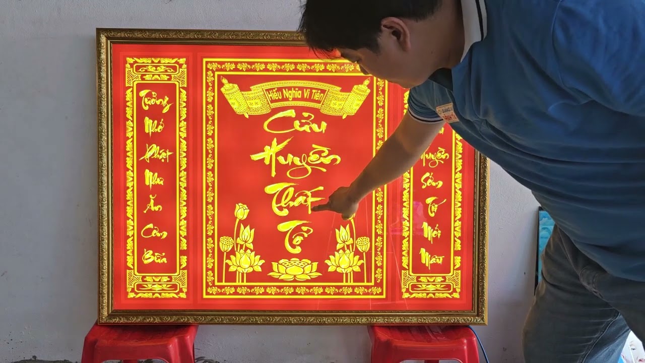 Tranh Thờ Cửu Huyền Đèn LED Mẫu Vàng Ánh Kim.