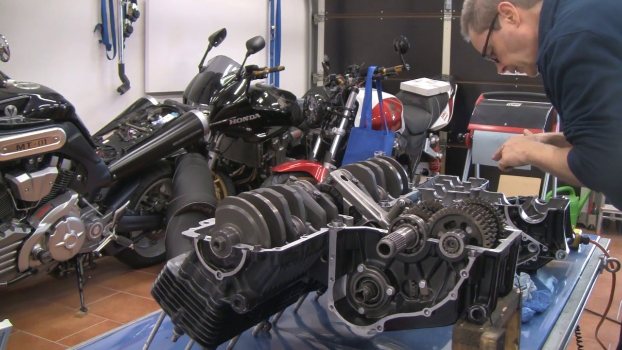 Honda CBX -- Teil 35 -- Gehäuse zu
