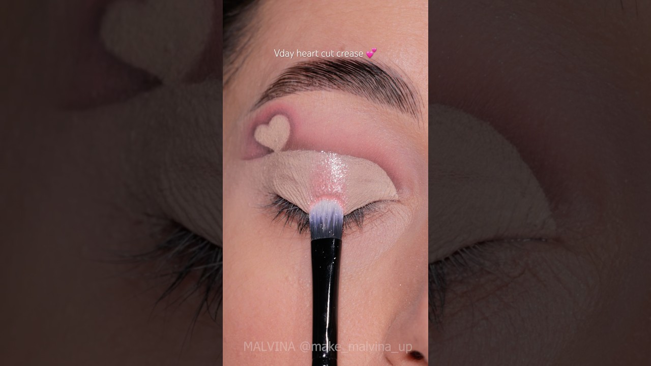 Vday makeup idea💕#valentinesmakeup #makeup #makeuptutorial #макияж #cutcrease #eyemakeup