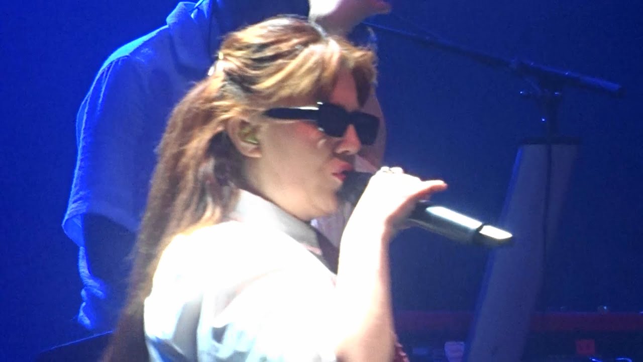 CMAT - Whatever's Inconvenient, Paradiso Amsterdam 05-02-2025