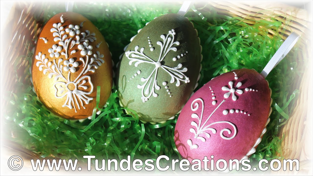 Candy filled Easter egg cookie