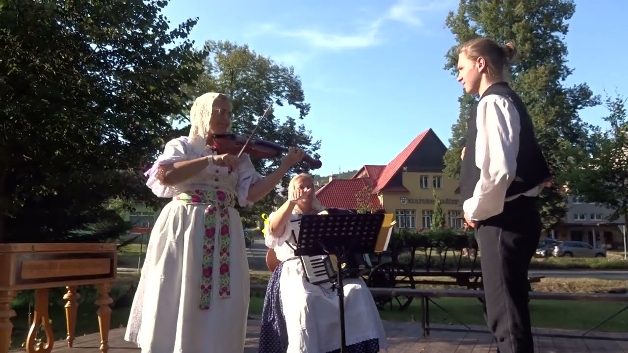 PŘED ZÁMKEM: č.1/5 - DMFS Kalužiar - Martin, SK / MFF Liptálské slavnosti 2024