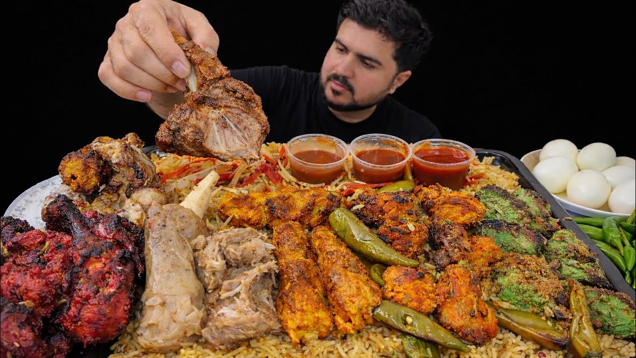 ASMR; Eating Zamzam restaurant Faisalabad Pakistan Royal taaj Platter Little spicy but so yummiii