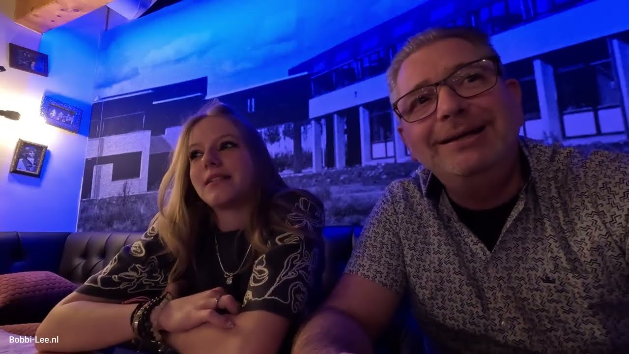 Naar SCHOOLTHEATER bij mij op SCHOOL. Elk jaar is dit een SUCCES. Ik vind het SUPER KNAP!  #4025