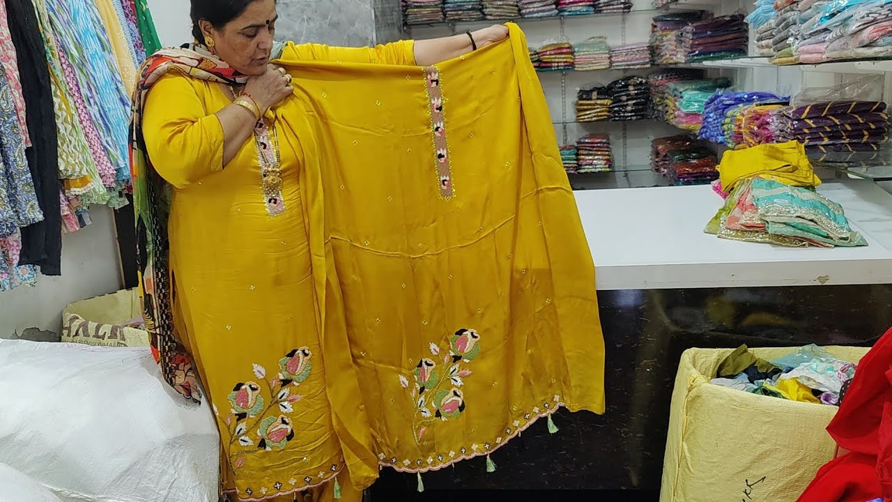 करवाचौथ की नई वैरायटी कहीं नही मिलेंगे हैंड वर्क 🌹🌹9050832256(9-9-24)
