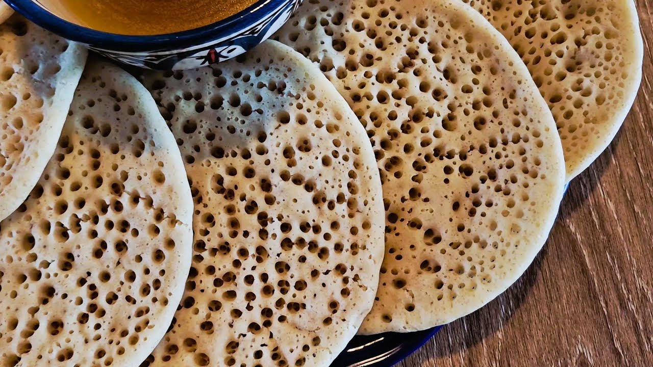 Crêpes aux mille trous (Baghrir) - Recette marocain (eng sub)