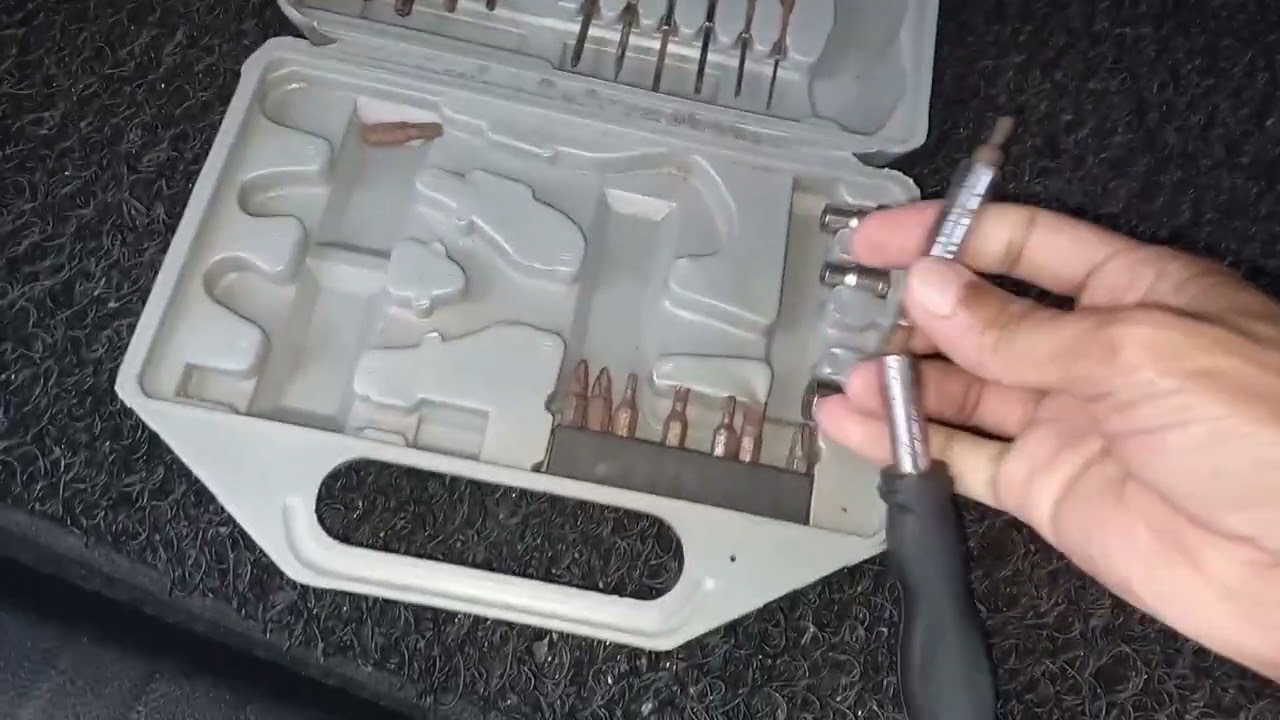 Replacing Plate Light Bulb Toyota Innova Gen 2 DIY