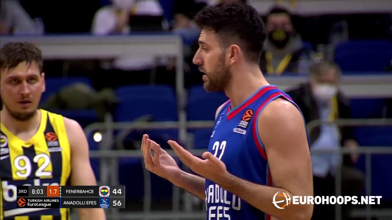 Fenerbahce Beko Istanbul-Anadolu Efes Istanbul 74-106: Vasilije Micic (37 points, career-high)