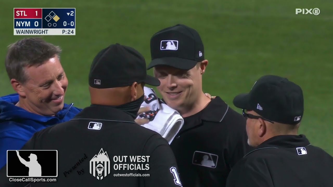 Injury Scout - Cardinals SS Edmundo Sosa hits 1B Umpire Junior Valentine in face with wild throw