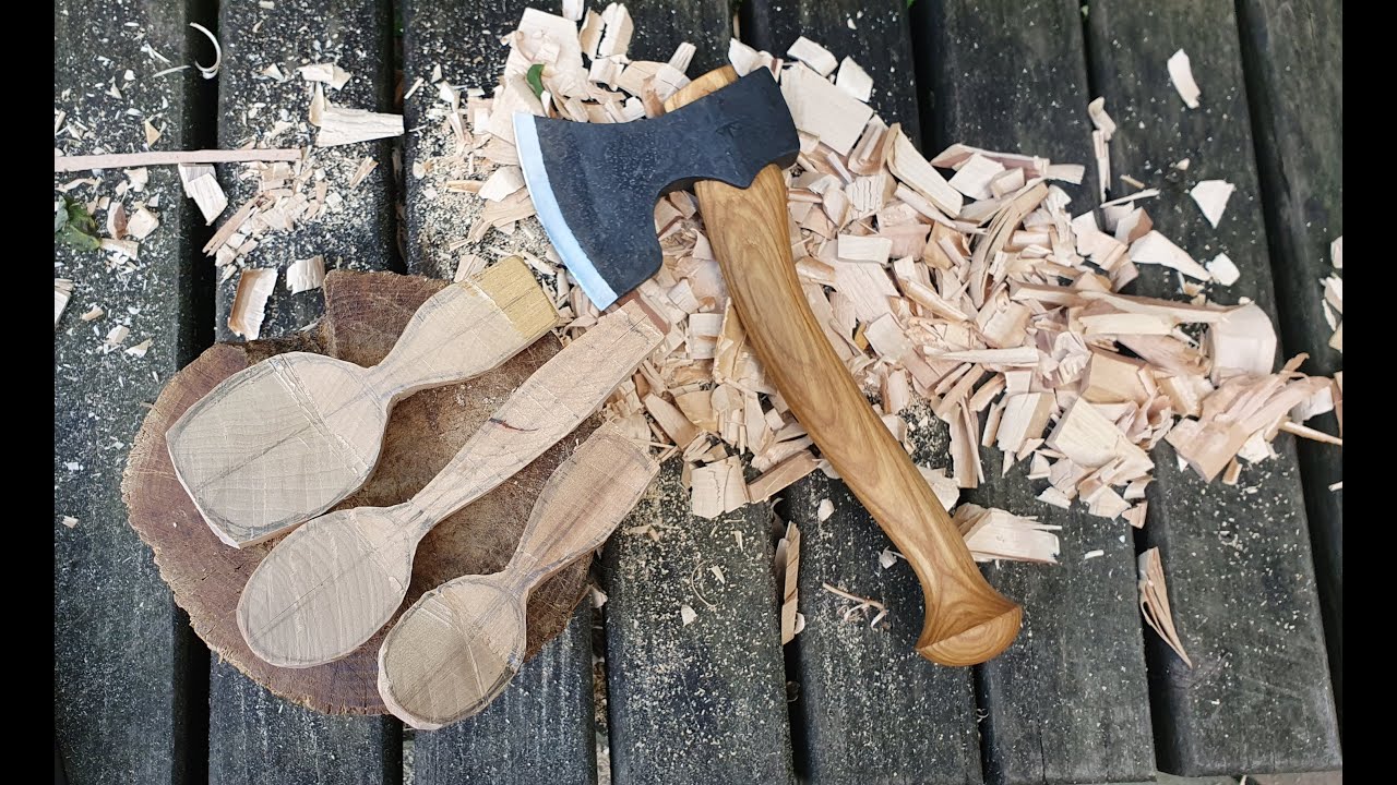 Carving a spoon blank (with Journeyman Axe) 도끼로 스푼 블랭크 만들기.