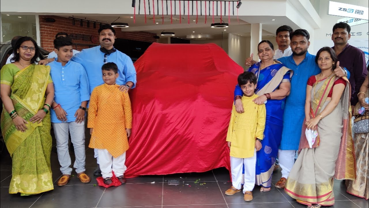 Taking Delivery Of Our New MG Hector Plus  With All Family ||MG Motors Wakad