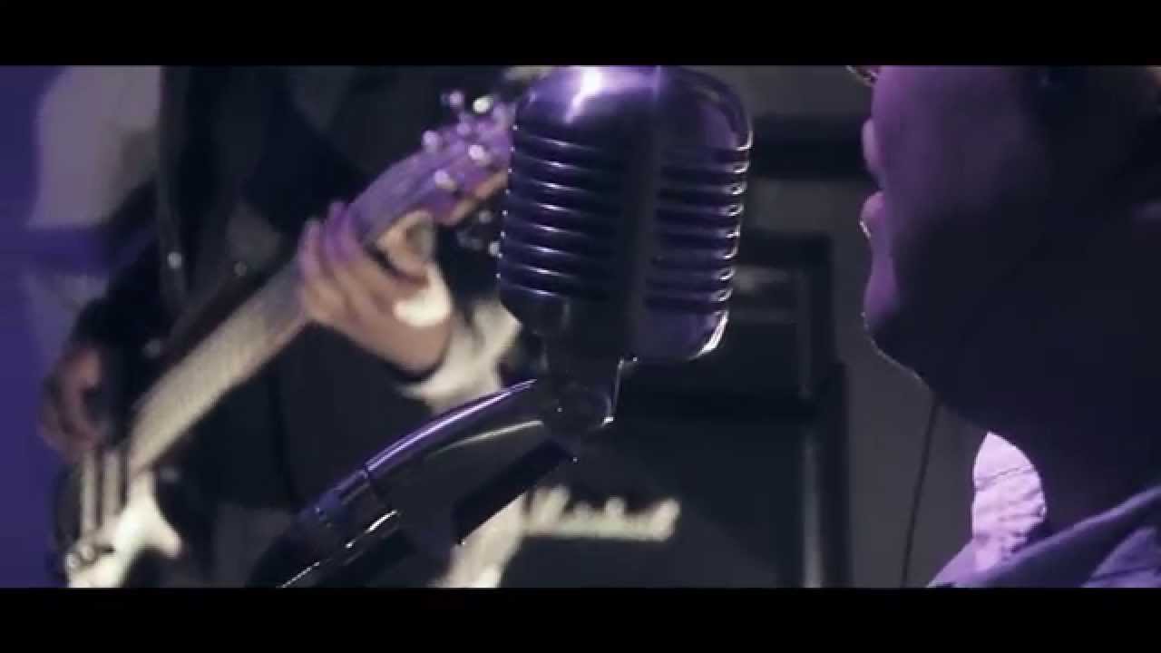 ENTRE SUE&Ntilde;OS Y VOCES - COLAPSO. Saw&aacute; Sesiones.