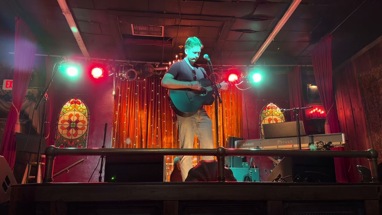 Jefferson Draschil “Between Me and You” (Brandon Flowers cover) @ Velour Live open mic 11/25/25