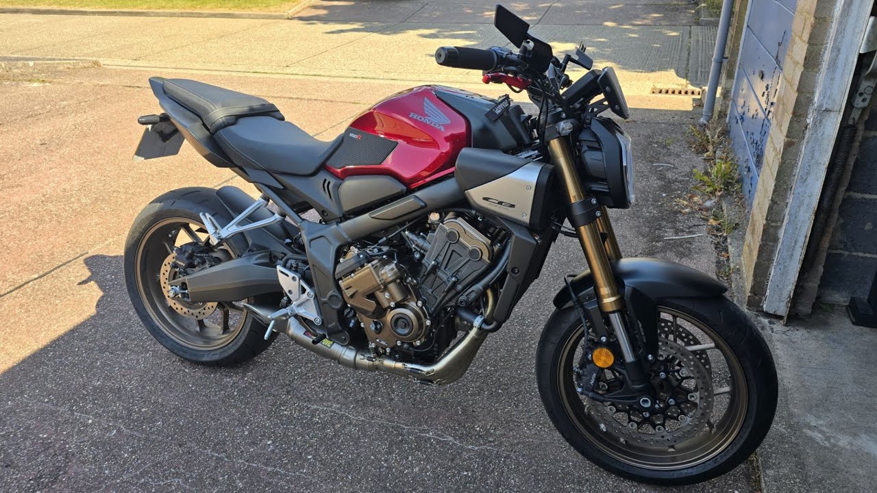 Honda CB650R 2025 Akrapovic exhaust first ride