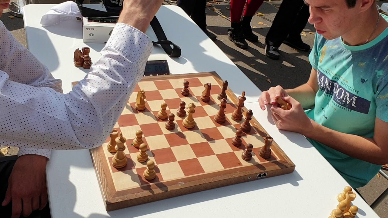 GM Savchenko (Russia) - IM Golubov (Russia) FF Moscow Blitz