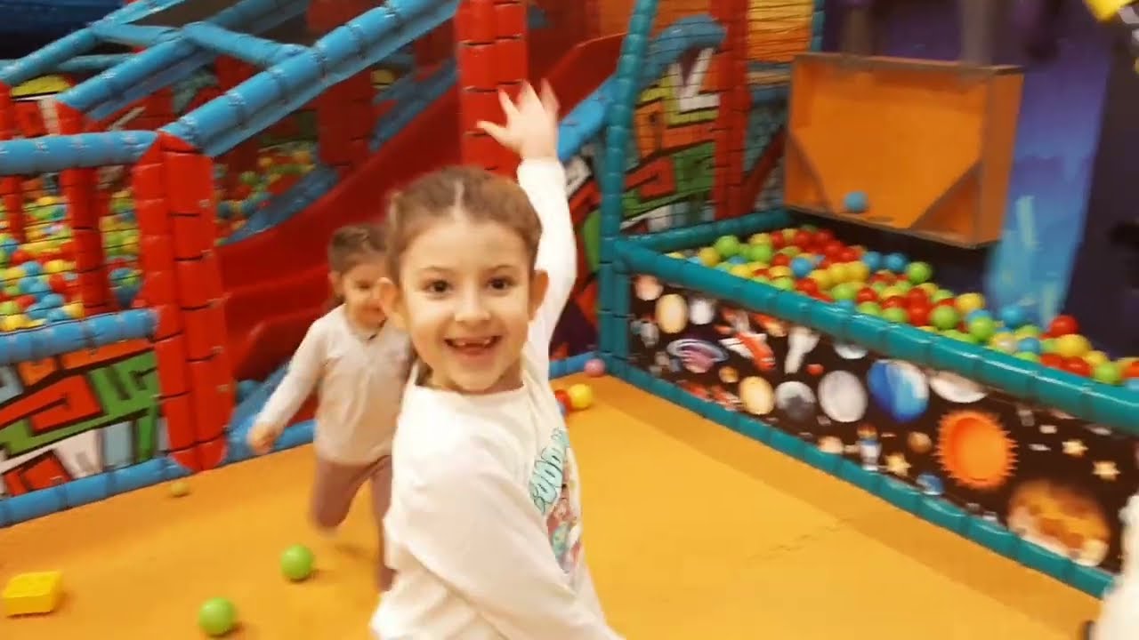 BEREN VE SELEN ÇILDIRDILAR,BEREN AND SELEN GOES CRAZY #keşfet #keşfetbeniöneçıkar #youtube #video