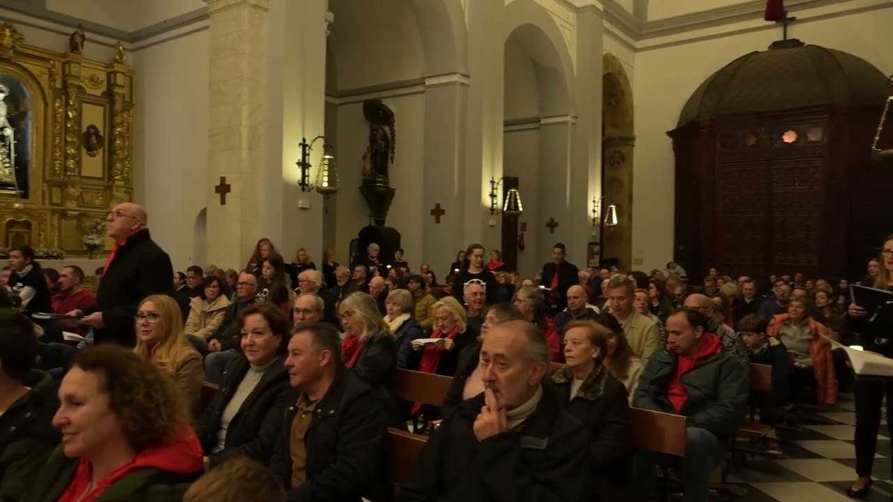 Coro Ciudad de Almuñecar: Stille Nacht-Silent Night-Noche de paz (Gruber).  Director, Pablo Guerrero