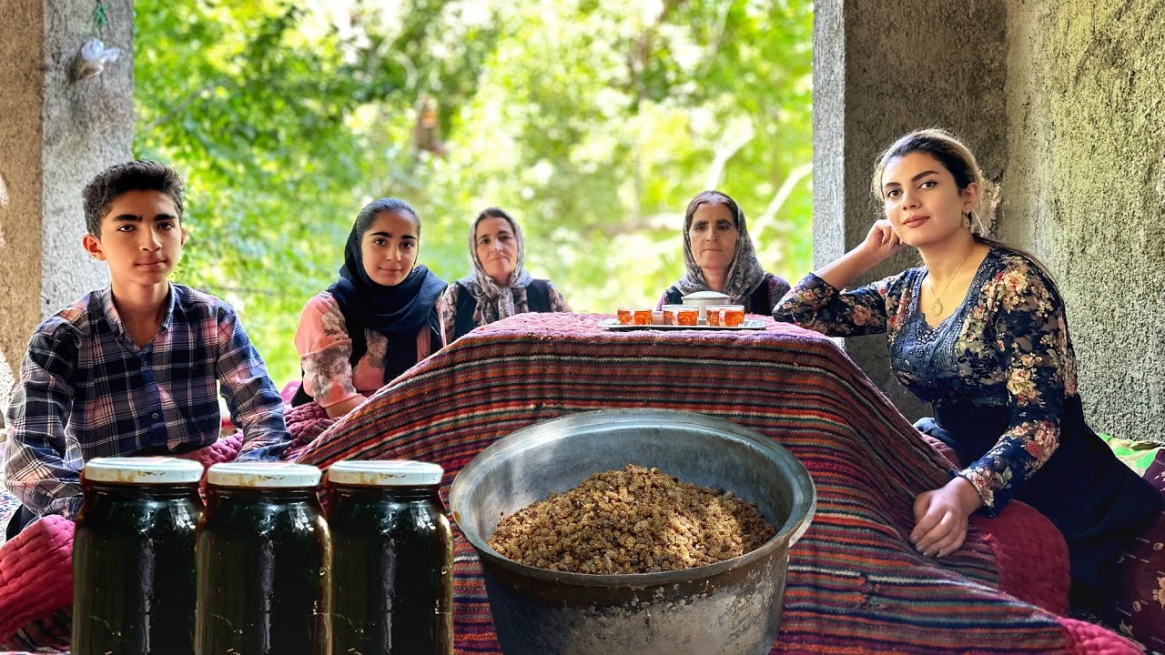 A different method of preparing mulberry syrup|nomadic diary|nomadic documentary