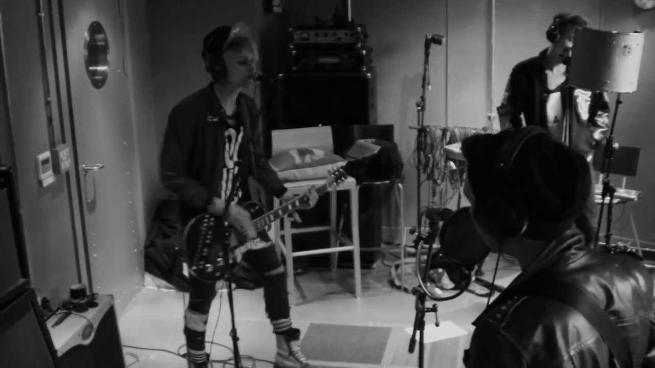 The Kinks - Sunny Afternoon (Dive Bella Dive)