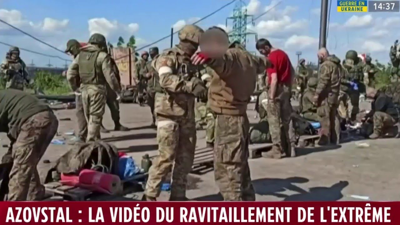La vidéo du ravitaillement par hélicos des soldats d'Azovstal