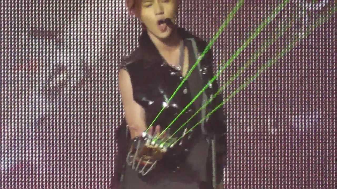 [11062011] SM TOWN LIVE in Paris - 샤이니 (SHINee) - LUCIFER (Taemin Focus)