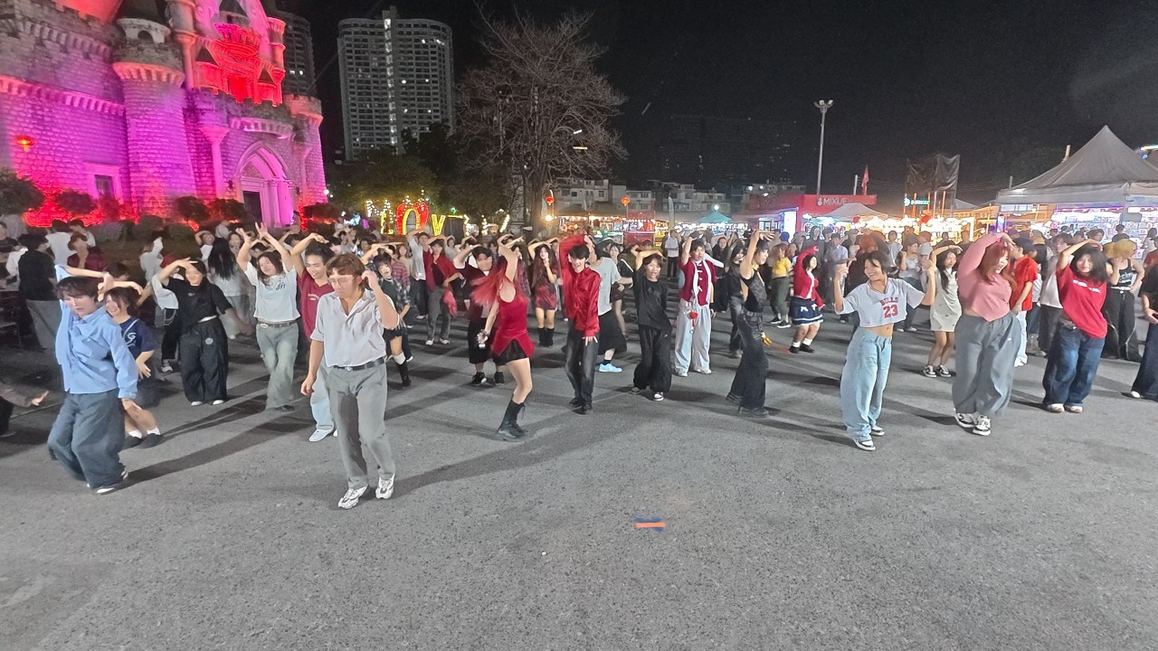 #260219 [SideCAM] #randomdance Part.10 @ #salim_dance55 #Liabduan #Danneramit #NightMarket